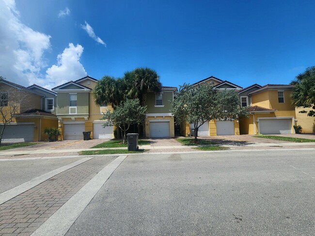 1029 Pipers Cay Dr in West Palm Beach, FL - Building Photo - Building Photo