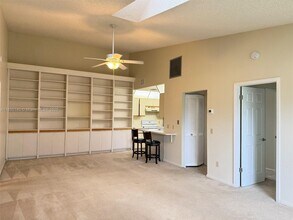 8228 SE Croft Cir in Hobe Sound, FL - Building Photo - Building Photo