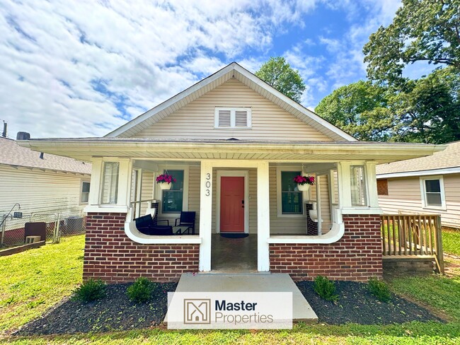 303 Bailey St