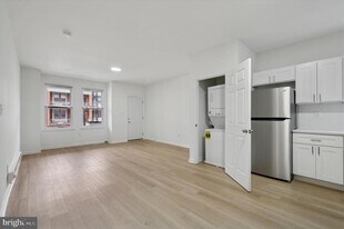 5431 Walnut St in Philadelphia, PA - Building Photo