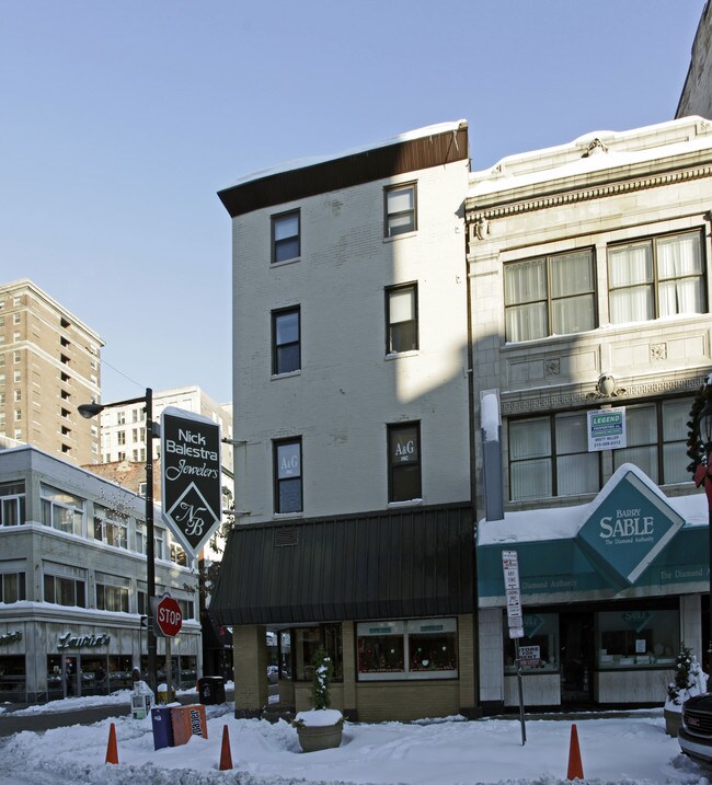 737 Sansom St in Philadelphia, PA - Building Photo - Building Photo