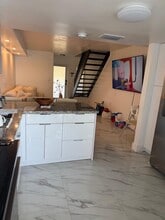 2758 W 60th St in Hialeah, FL - Building Photo - Building Photo