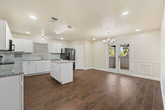 7706 Mainland Woods in San Antonio, TX - Building Photo - Building Photo