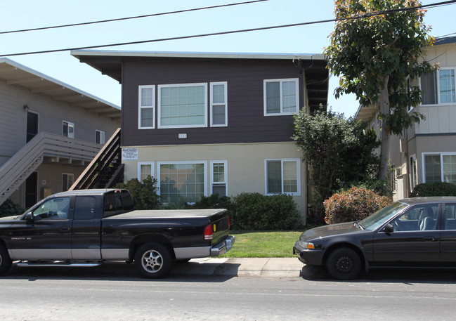 1120 Elmer St in Belmont, CA - Building Photo - Building Photo