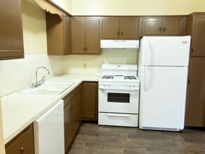 1210 Northfield Ave NE, Unit 12 in Grand Rapids, MI - Building Photo - Building Photo