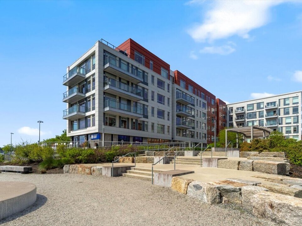 99 Sumner St, Unit 321 in Boston, MA - Foto de edificio