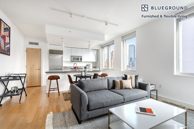 550 W 54th St