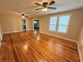 907 Mill St in Lake Charles, LA - Building Photo - Building Photo