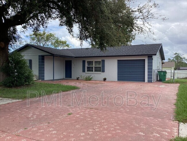 7250 Applegate Dr in Zephyrhills, FL - Building Photo - Building Photo
