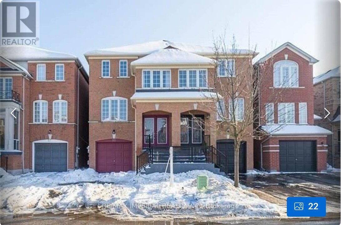 55 Sassafras Cir in Vaughan, ON - Building Photo