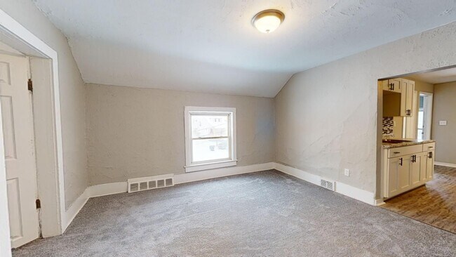 3448 Memphis Ave-Unit -Up Unit in Cleveland, OH - Building Photo - Building Photo