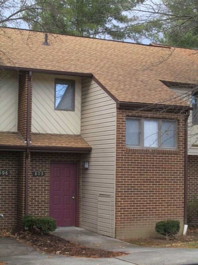property at 305 Shenandoah Cir