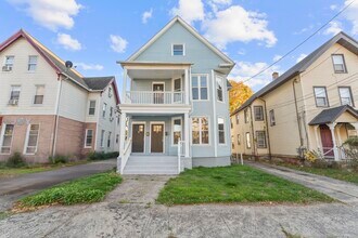 50 Admiral St-Unit -2nd floor in New Haven, CT - Building Photo - Building Photo