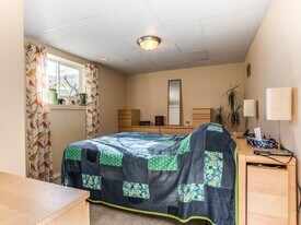 200 200 Carriage Ln Pl in Carstairs, AB - Building Photo