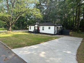 125 Clayton St in Fairburn, GA - Building Photo - Building Photo