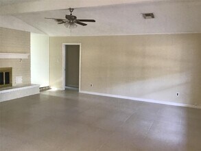 1215 Ashwood Dr in Sugar Land, TX - Building Photo - Building Photo