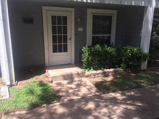 property at 1037 E 57th Pl