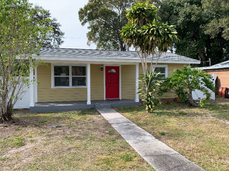 2619 Miriam St S in Gulfport, FL - Building Photo