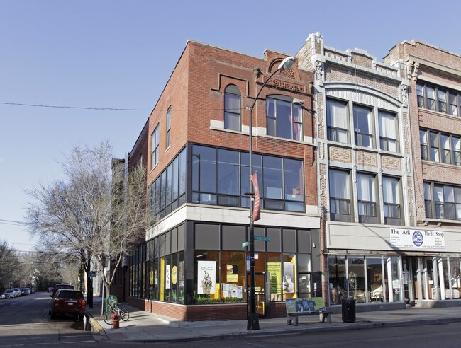 1300 N Milwaukee Ave in Chicago, IL - Building Photo - Building Photo