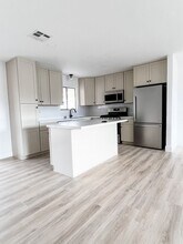 340 Clover Glen Ct in Henderson, NV - Building Photo - Building Photo