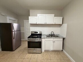 81 Lilac St, Unit 1 in New Haven, CT - Building Photo - Building Photo