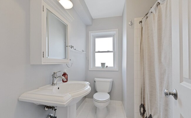 2918 W Berwyn Ave in Chicago, IL - Building Photo - Building Photo