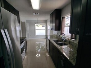 709 Chilt Dr in Brandon, FL - Building Photo - Building Photo