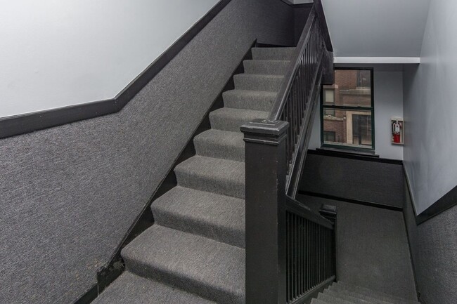 6135 S Indiana Ave in Chicago, IL - Building Photo - Building Photo