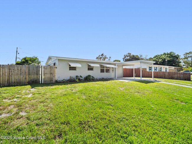 property at 2033 Robinhood Dr