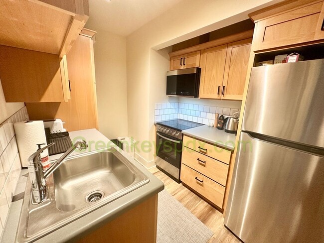 2314 NE Couch St in Portland, OR - Foto de edificio - Building Photo