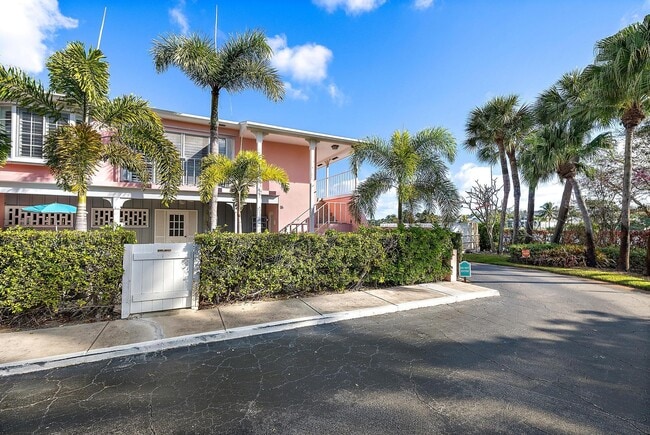 property at 475 Tequesta Dr