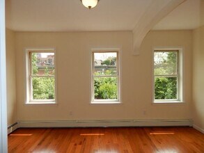 230 5th St in Jersey City, NJ - Building Photo - Building Photo