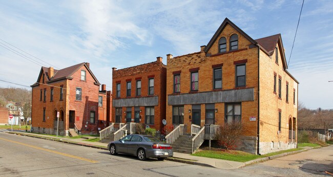 7600-7608 Kelly St in Pittsburgh, PA - Foto de edificio - Building Photo
