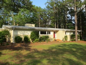 785 E Massachusetts Ave in Southern Pines, NC - Building Photo - Building Photo