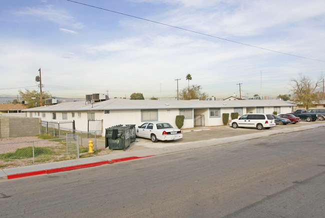 2305 Statz St in North Las Vegas, NV - Foto de edificio - Building Photo