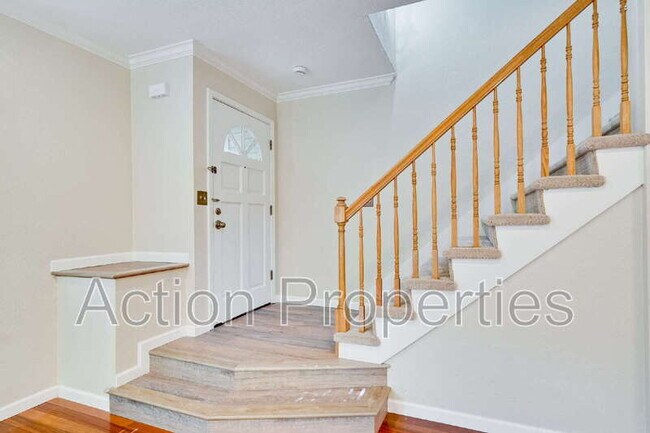 947 La Mesa Terrace in Sunnyvale, CA - Building Photo - Building Photo