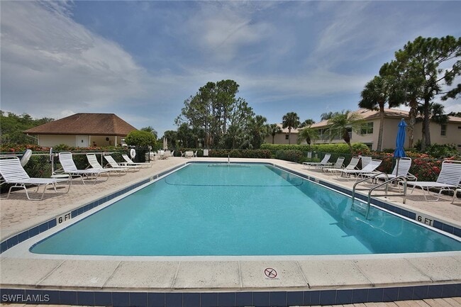 property at 526 Lake Louise Cir