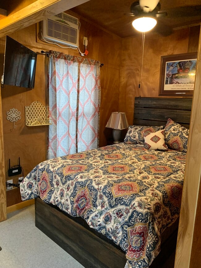 5843 N Highway 1, Unit 3.