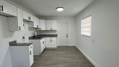 1605 N 17th St in Fort Pierce, FL - Building Photo - Building Photo