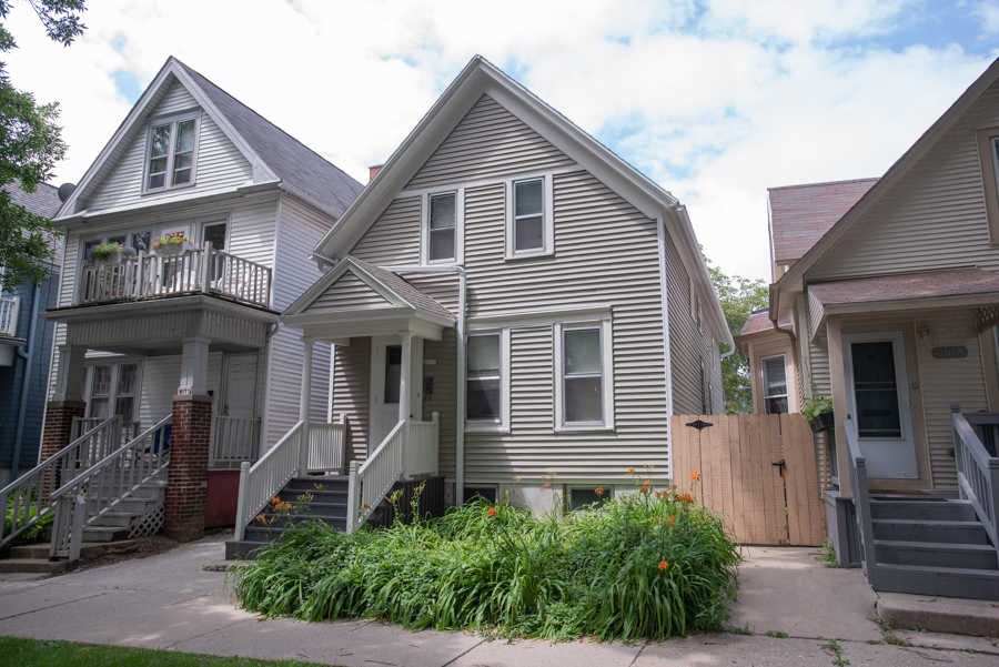 2573 N Bartlett Ave in Milwaukee, WI - Building Photo