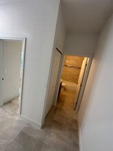 2 Gilbert Ave S in Lehigh Acres, FL - Foto de edificio - Building Photo