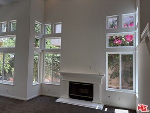 247 St Croix Ct in Oak Park, CA - Building Photo - Building Photo