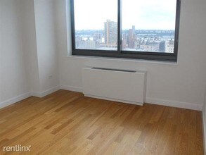 210 E 47th St-Unit -4F in New York, NY - Foto de edificio - Building Photo