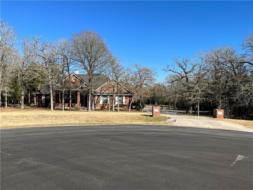 137 Hornsby Trail in Bastrop, TX - Building Photo