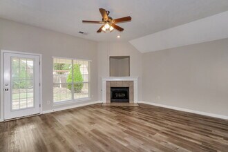 4825 Graham Lake Dr in Olive Branch, MS - Building Photo - Building Photo