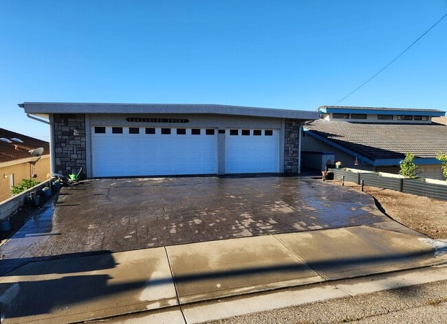 property at 851 Fresno St