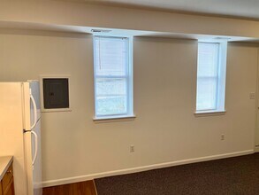 1104 W 38th St in Baltimore, MD - Foto de edificio - Building Photo