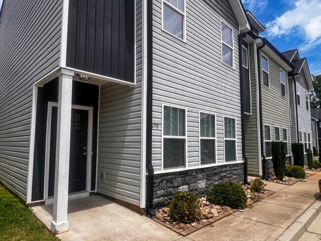 608 Heavenly Pl in Wellford, SC - Building Photo - Building Photo