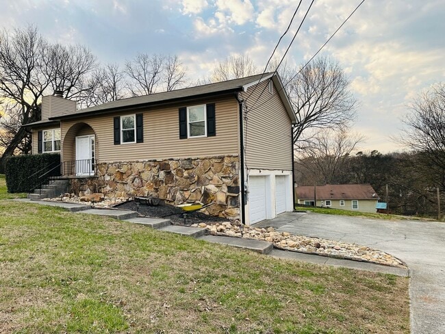 2408 Bishops Bridge Rd in Knoxville, TN - Building Photo - Building Photo