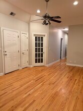 5924 N Milwaukee Ave in Chicago, IL - Building Photo - Building Photo